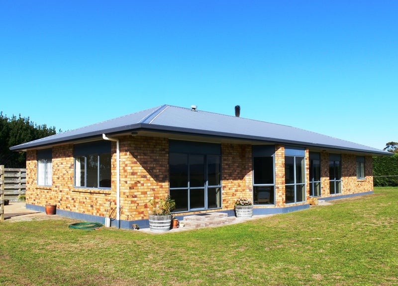 914A Thornton Road, Thornton - Carousel 1