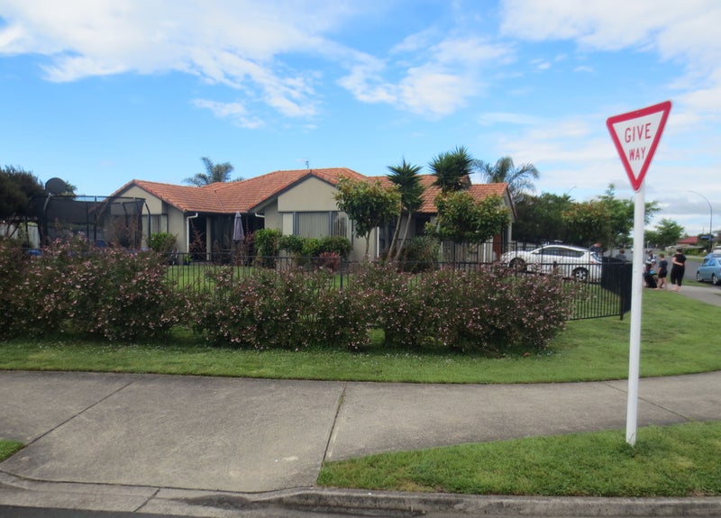 87 Farringdon Avenue, Rototuna North, Hamilton - Carousel 1