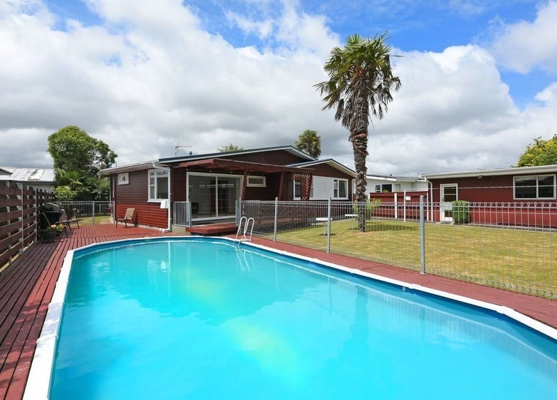 54 Longfellow Street, Trentham, Upper Hutt - Carousel 1