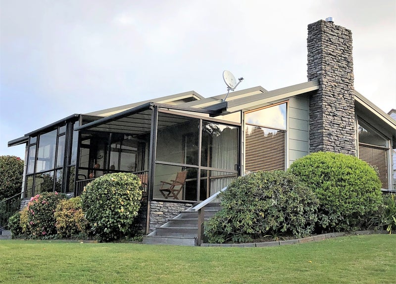 4 Ewing Grove, Acacia Bay, Taupo - Carousel 1