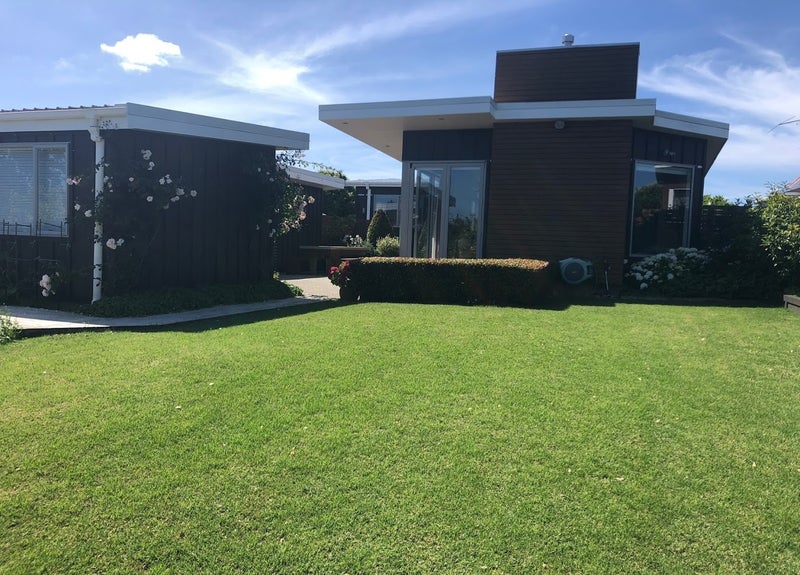 21 Neptune Avenue, Beach Haven, Auckland - Carousel 1