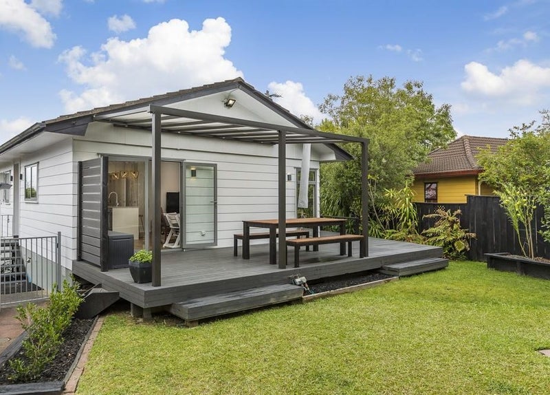 39 Santiago Crescent, Unsworth Heights, Auckland - Carousel 1