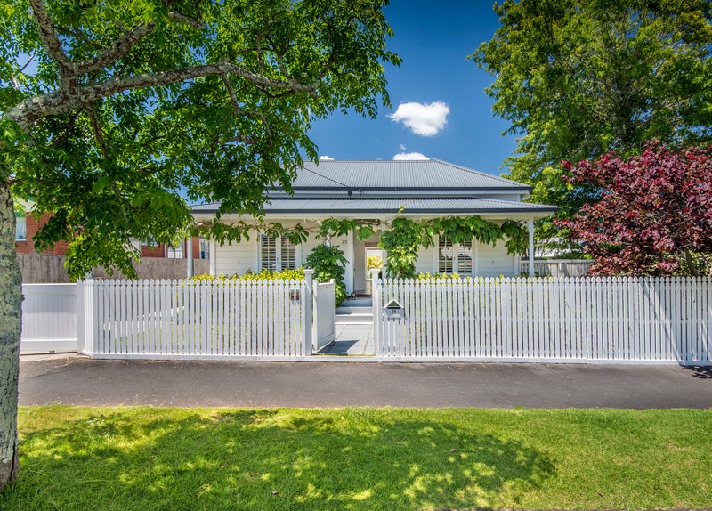 25 Mozeley Avenue, Devonport, Auckland - Carousel 1