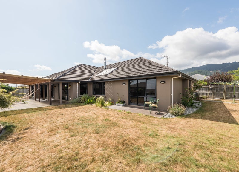 35A Saint James Avenue, Richmond - Carousel 1