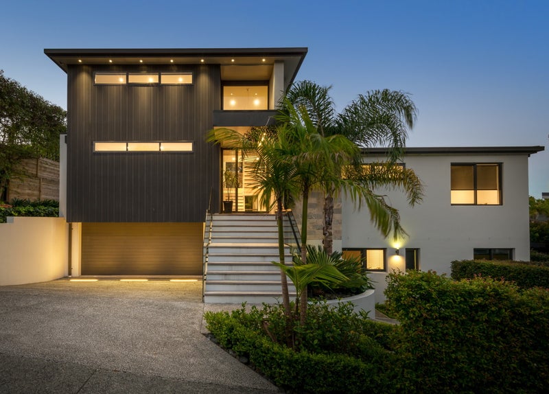 9 Saratoga Avenue, Herne Bay, Auckland - Carousel 1