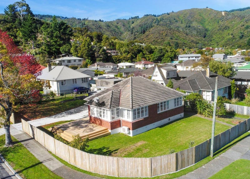 24 Rimu Street, Naenae, Lower Hutt - Carousel 1
