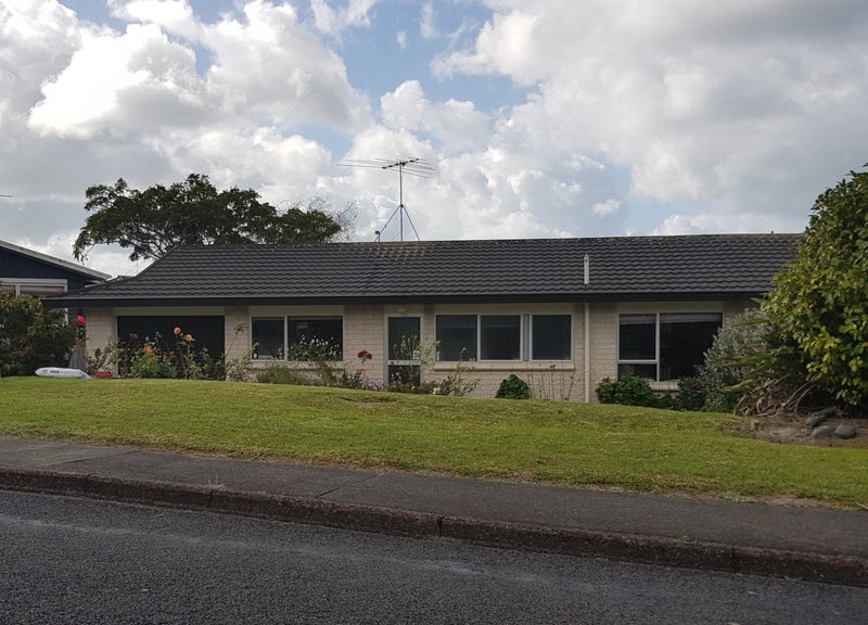 2/34 Fairway Avenue, Red Beach, Whangaparāoa - Carousel 1