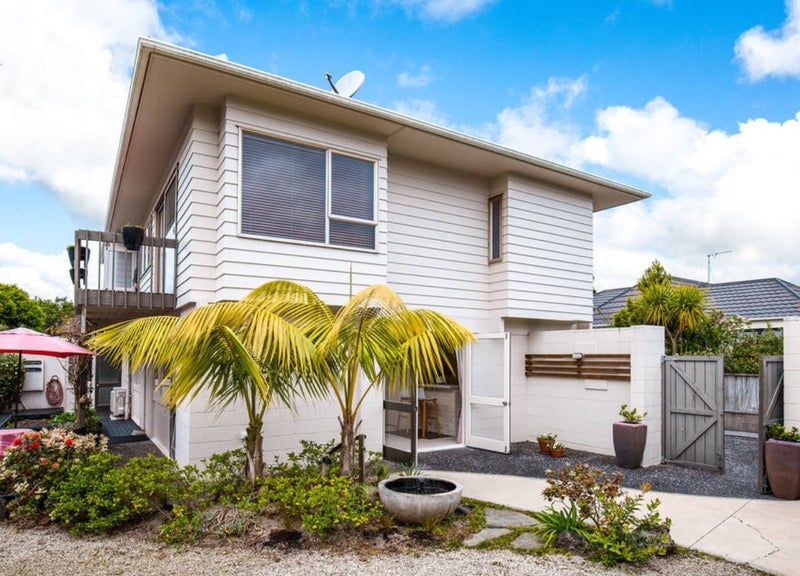 1/18 Holdaway Avenue, Northcote, Auckland - Carousel 1