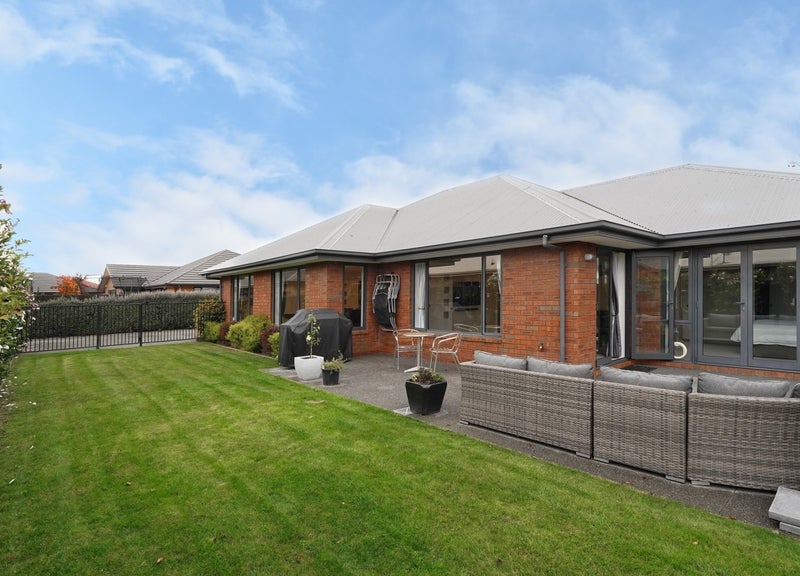 16A Highwood Lane, Burnside, Christchurch - Carousel 1