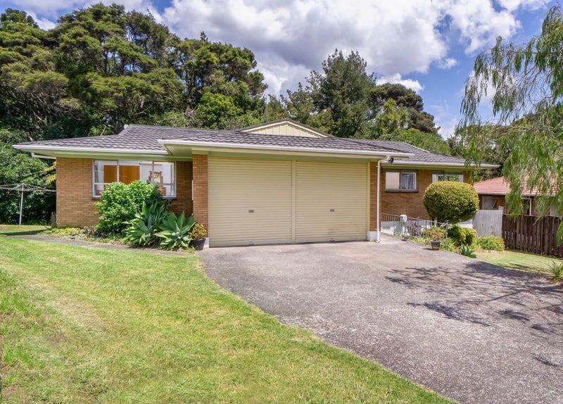 9 Eugen Place, Bayview, Auckland - Carousel 1
