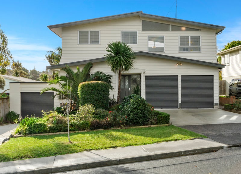 29 Marsh Avenue, Forrest Hill, Auckland - Carousel 1