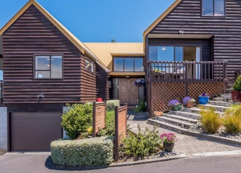 49 Pomare Road, Tirohanga, Lower Hutt - Carousel 1