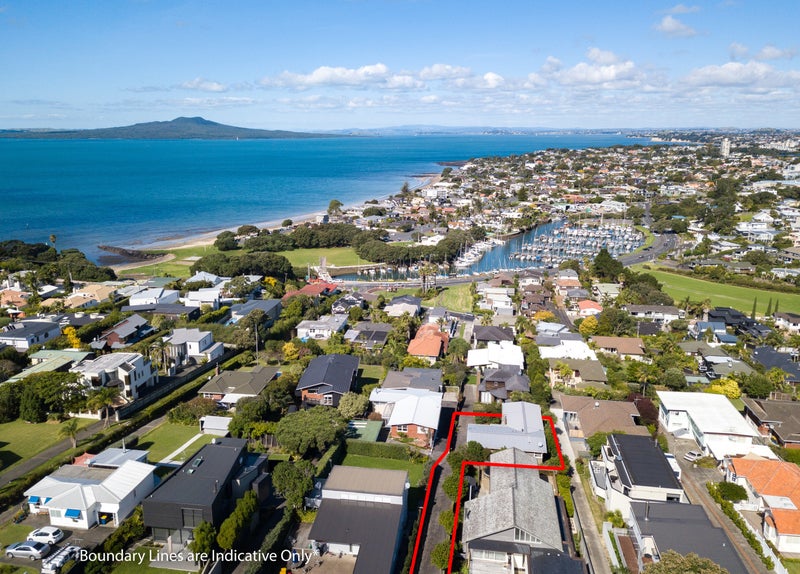 21A Seaview Road, Castor Bay, Auckland - Carousel 1