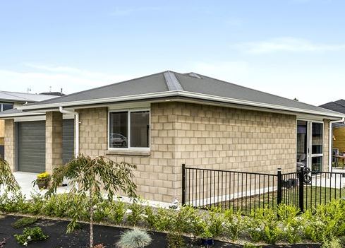 33 Fairfax Crescent, Pyes Pa, Tauranga - Carousel 1