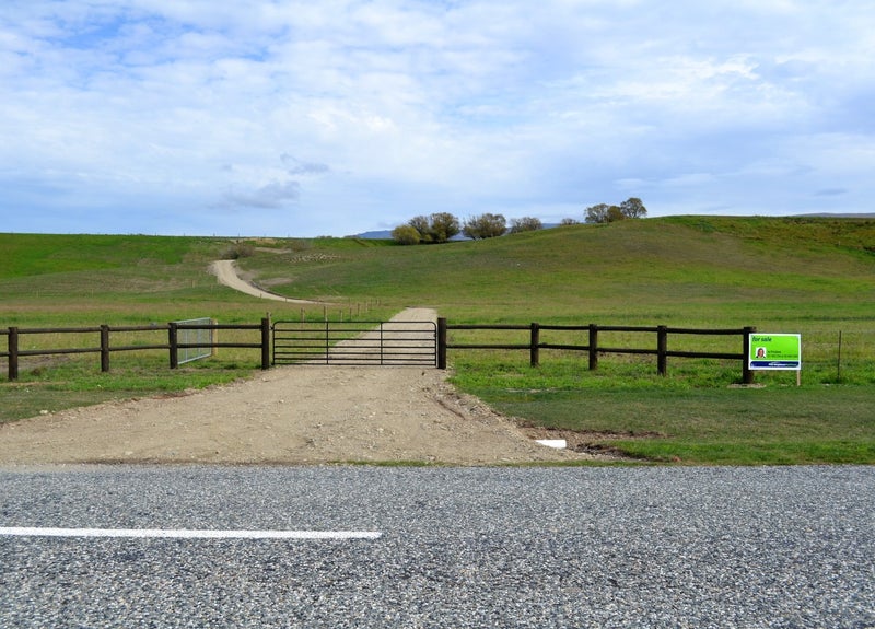 717 Racecourse Road, Omakau - Carousel 1