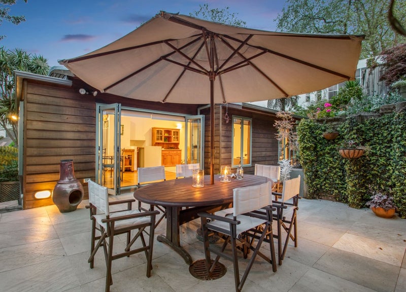 2/16 Glade Place, Birkenhead, Auckland - Carousel 1