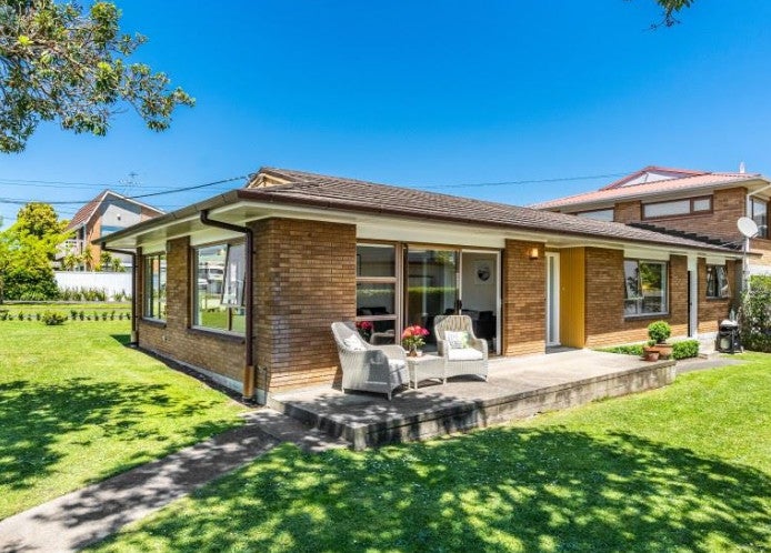 2/39 Francis Street, Hauraki, Auckland - Carousel 1