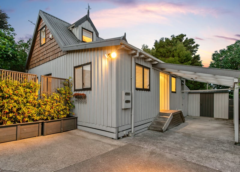 2/193 Queen Street, Northcote Point, Auckland - Carousel 1