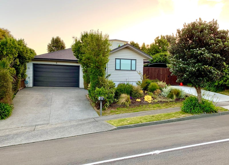 52 Tongariro Drive, Aotea, Porirua - Carousel 1