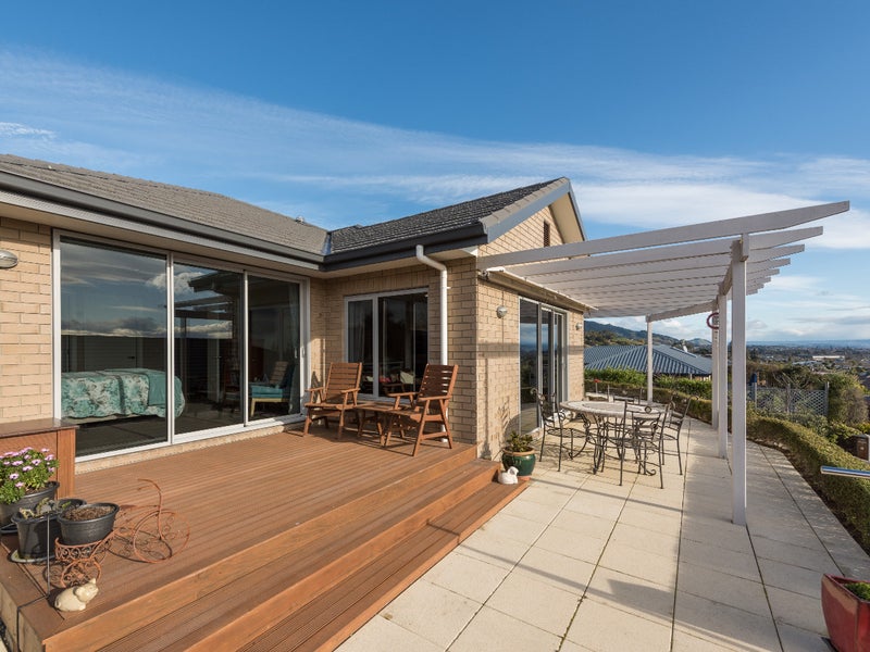 39 Somerset Terrace, Stoke, Nelson - Carousel 1