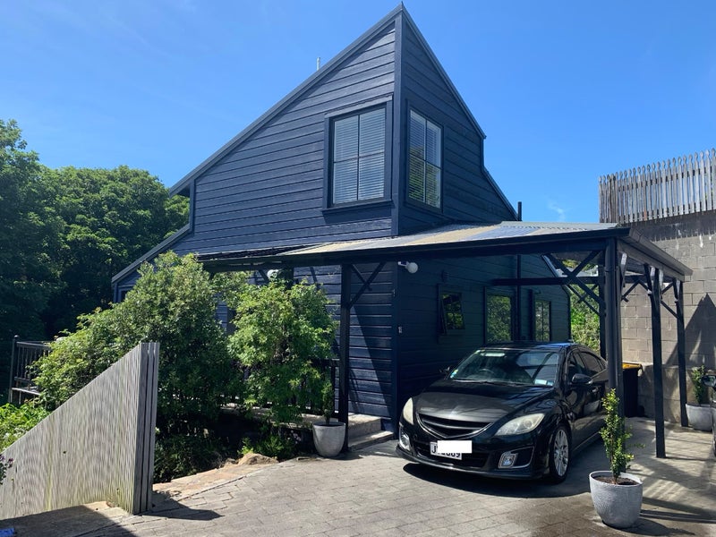 15 Waikowhai Street, Ngaio, Wellington - Carousel 1