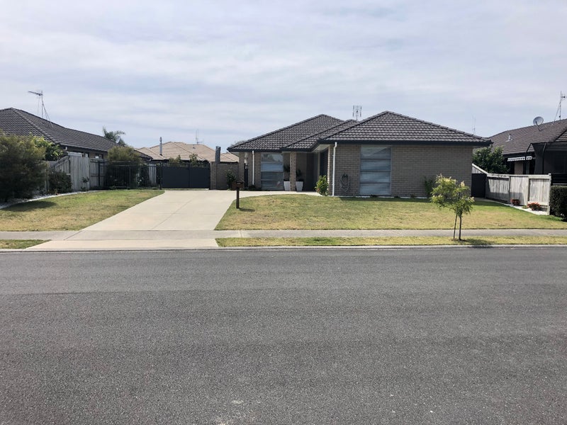 49 Carrington Drive, Papamoa Beach, Papamoa - Carousel 1