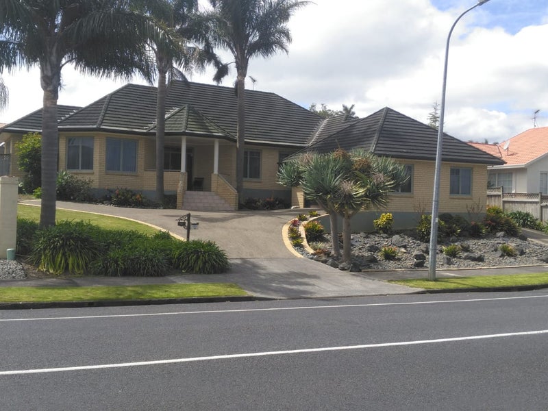 12 Nicholas Road, Somerville, Manukau - Carousel 1