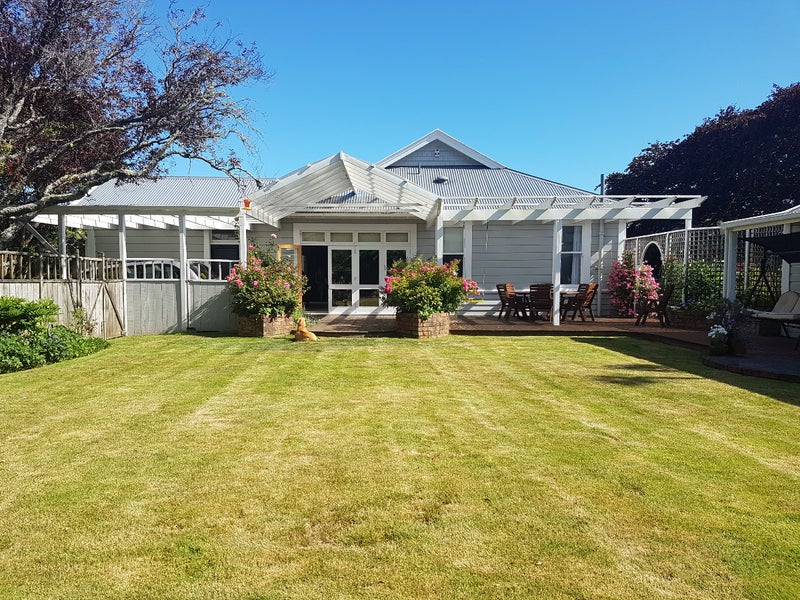 43 Monaghan Avenue, Karori, Wellington - Carousel 1