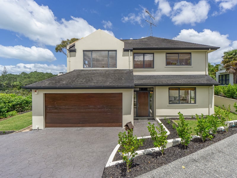 15 Asbury Crescent, Campbells Bay, Auckland - Carousel 1