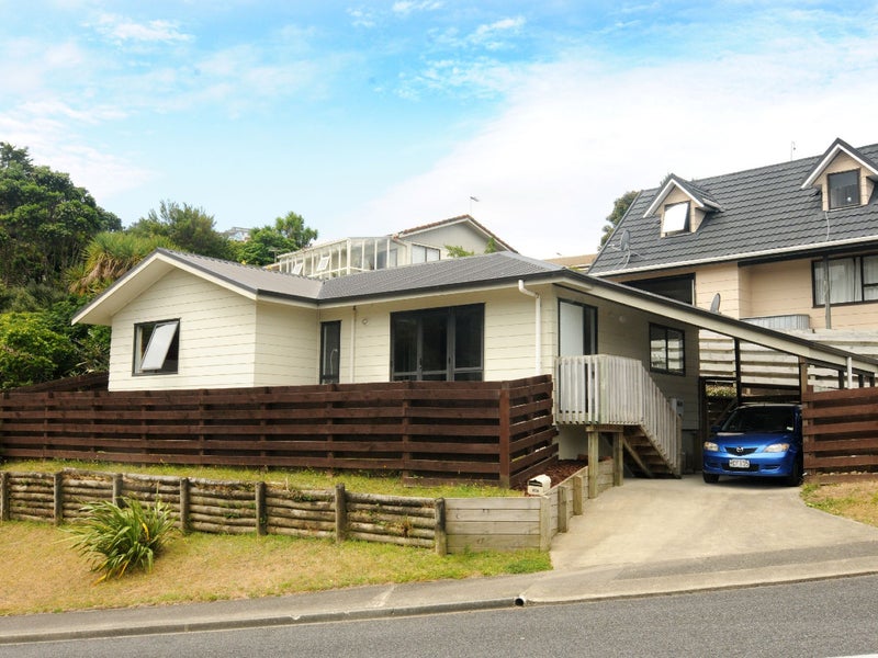 47A Percy Dyett Drive, Karori, Wellington - Carousel 1