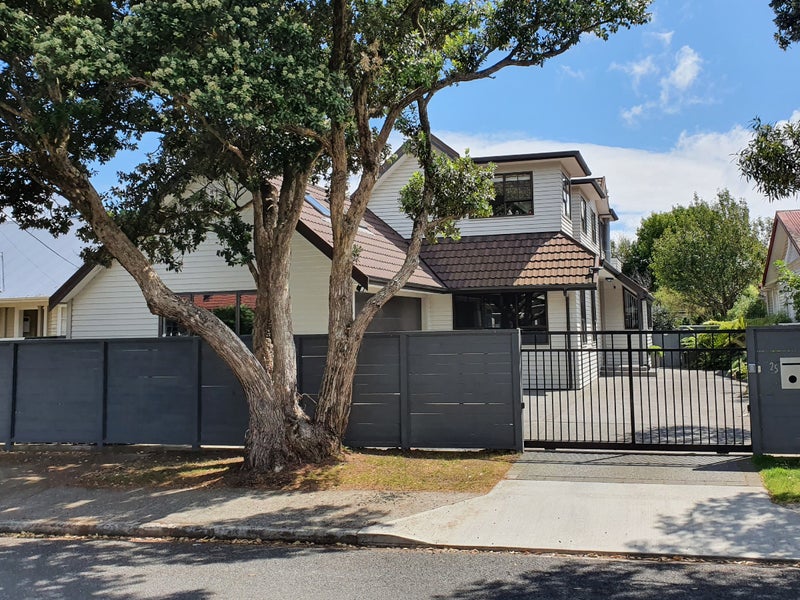 25 Trafalgar Street, Waiwhetu, Lower Hutt - Carousel 1