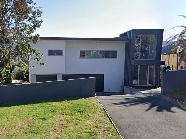 137 Larnach Road, Waverley, Dunedin - Carousel 1