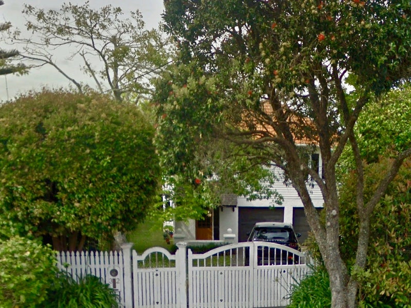 3/32 Beach Road, Castor Bay, North Shore City - Carousel 1