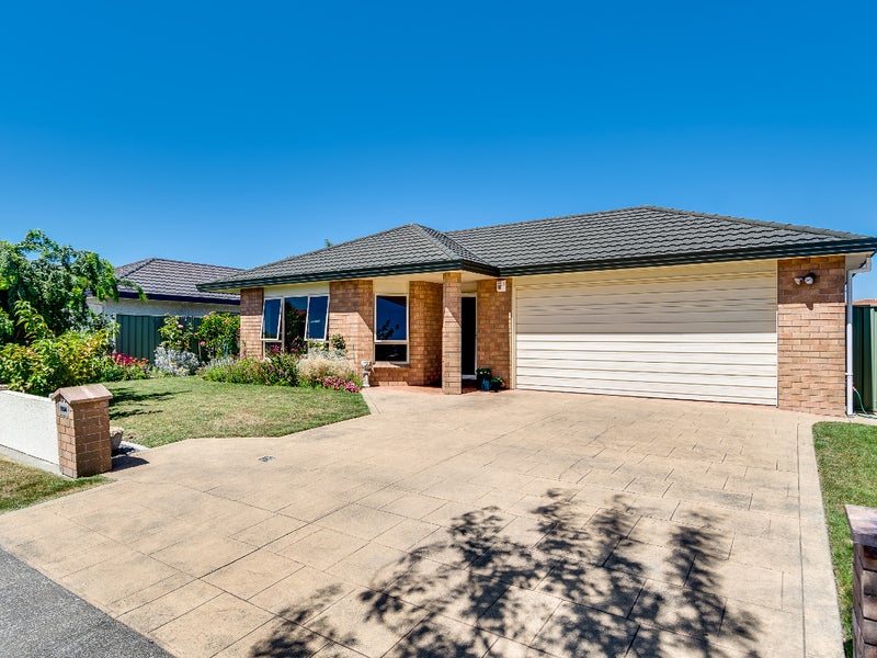 83 Kensington Drive, Taradale, Napier - Carousel 1