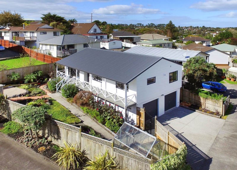 1/93 Athena Drive, Tōtara Vale, Auckland - Carousel 1