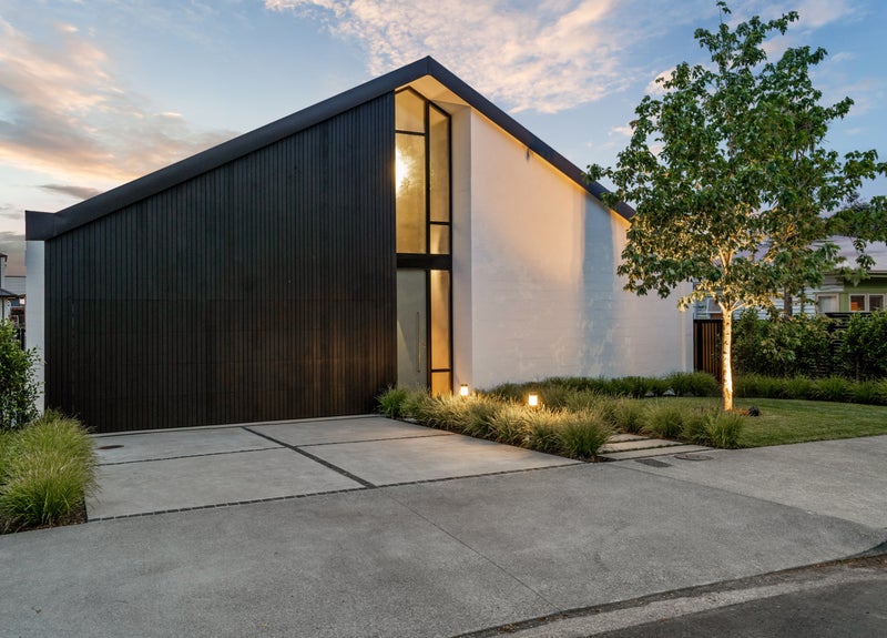 33 Tirotai Crescent, Westmere, Auckland - Carousel 1