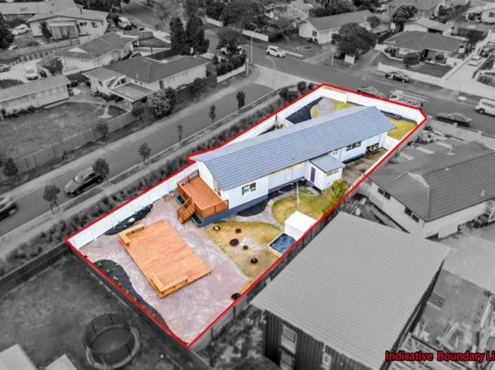 21 Leaver Place, Weymouth, Auckland - Carousel 1