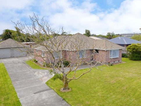 92 Bridge Street, New Brighton, Christchurch - Carousel 1