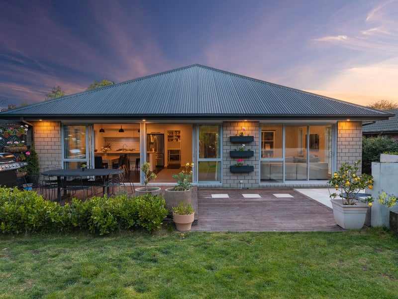 16 Flaxgrove Place, Parklands, Christchurch - Carousel 1