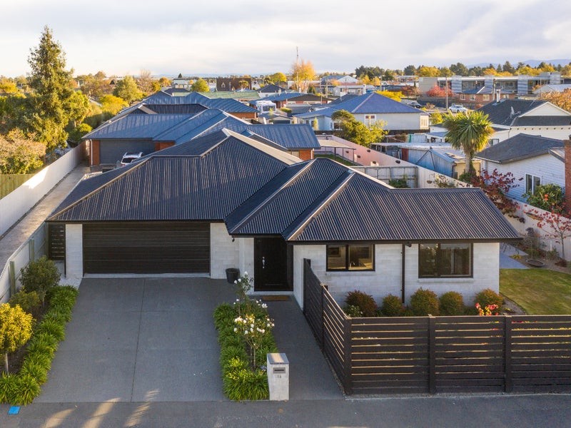 16 Johnstone Street, Tinwald, Ashburton - Carousel 1