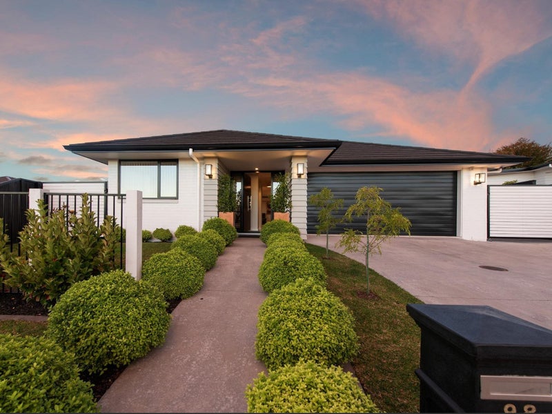 98 Puhirake Crescent, Pyes Pa, Tauranga - Carousel 1