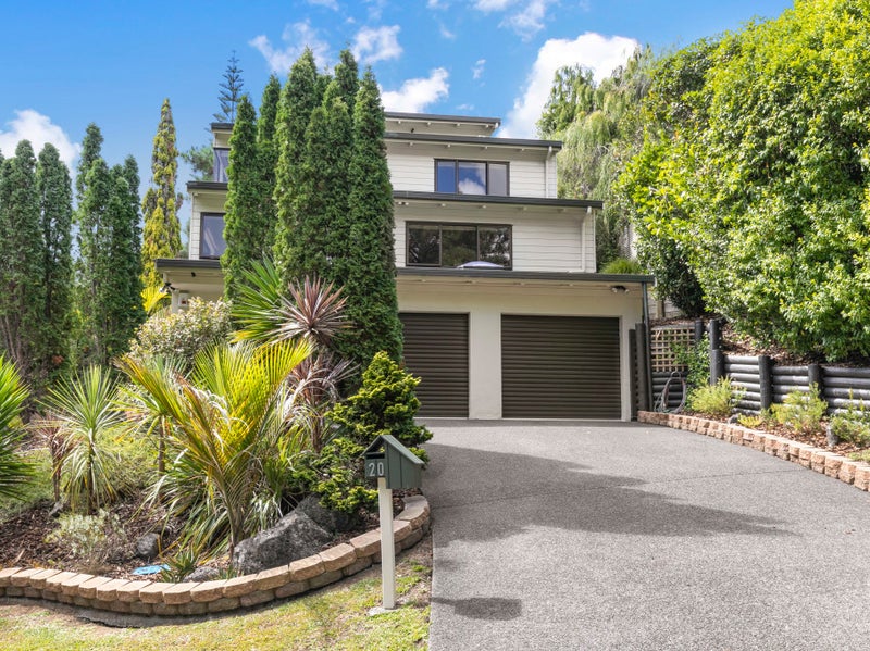 20 Saddleback Rise, Murrays Bay, Auckland - Carousel 1