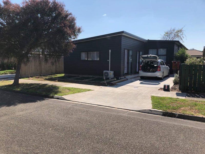 4A Oriana Place, Highbury, Palmerston North - Carousel 1
