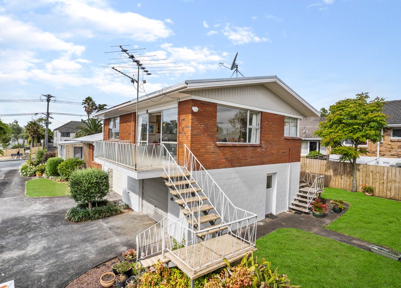 2/113 Riddell Road, Glendowie, Auckland - Carousel 1
