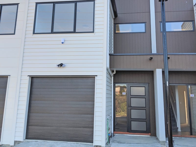 3 Bloom Crescent, Sunnyvale, Auckland - Carousel 1