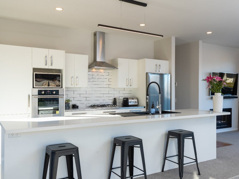 19 Oxfordshire Avenue, Lower Shotover, Queenstown - Carousel 1