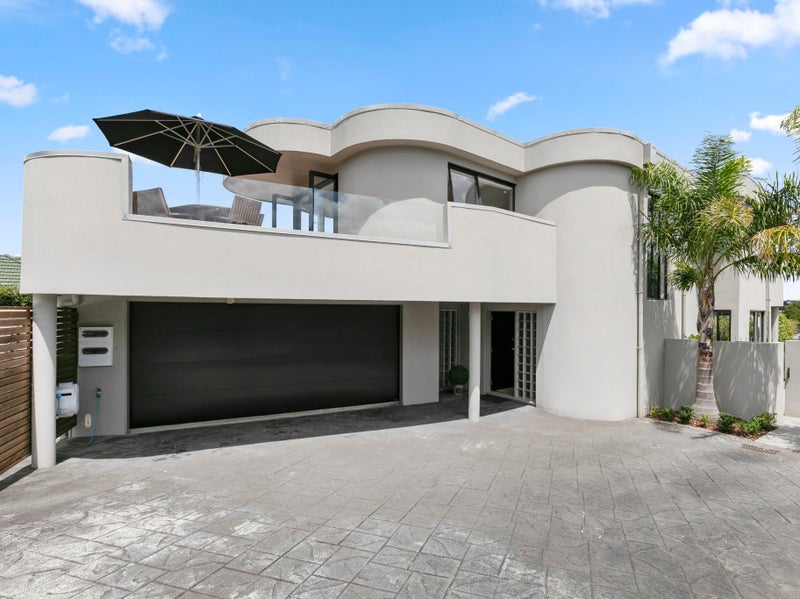 2/52 Gulf View Road, Murrays Bay, Auckland - Carousel 1