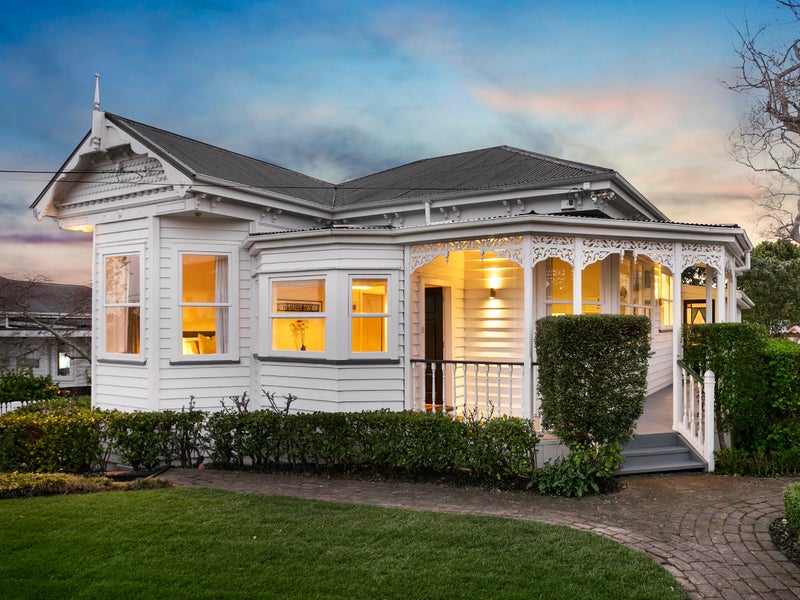 26 Mariposa Crescent, Birkenhead, Auckland - Carousel 1