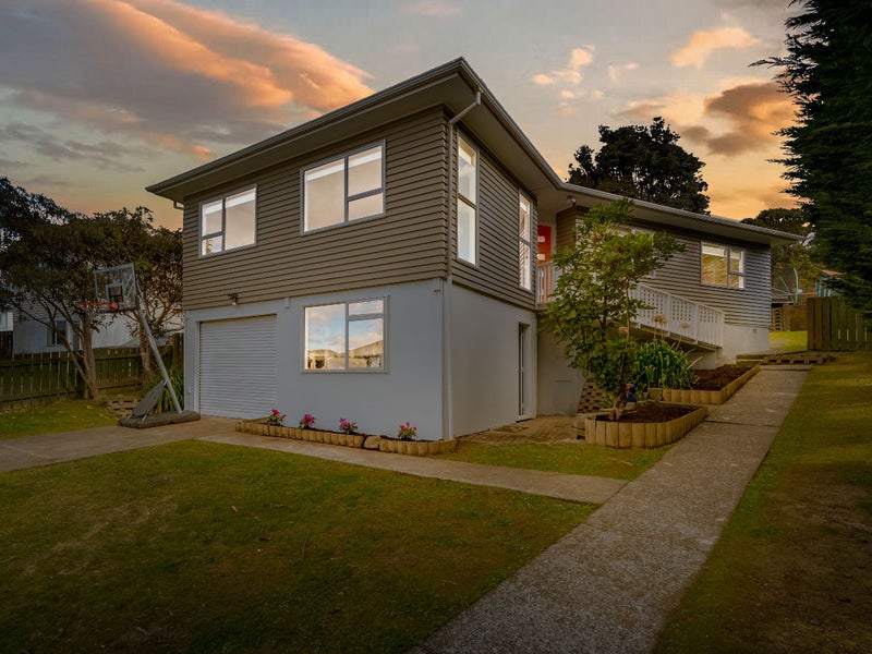 59 Beaumaris Crescent, Ascot Park, Porirua - Carousel 1