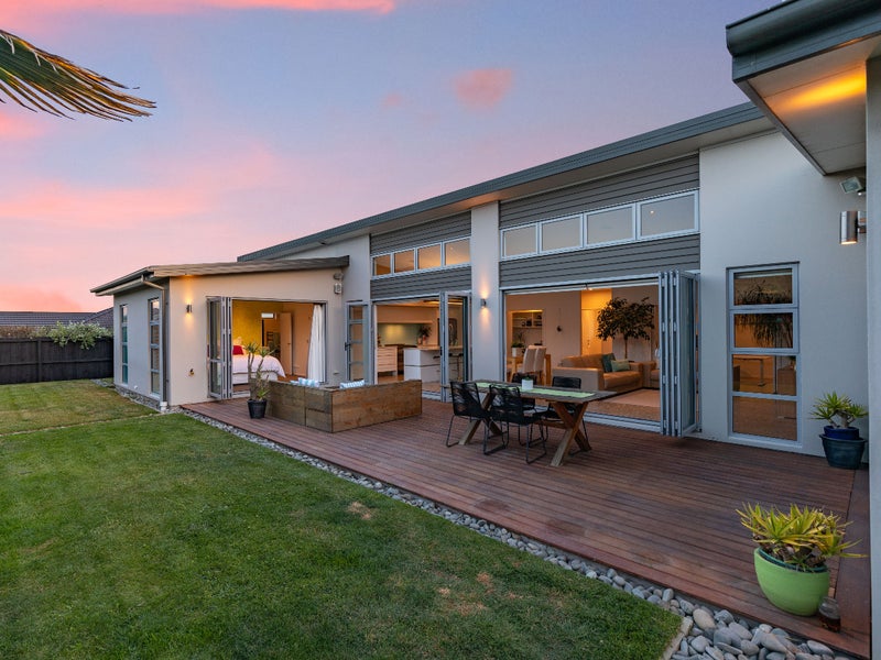 21 Torrey Pines, Waimairi Beach, Christchurch - Carousel 1